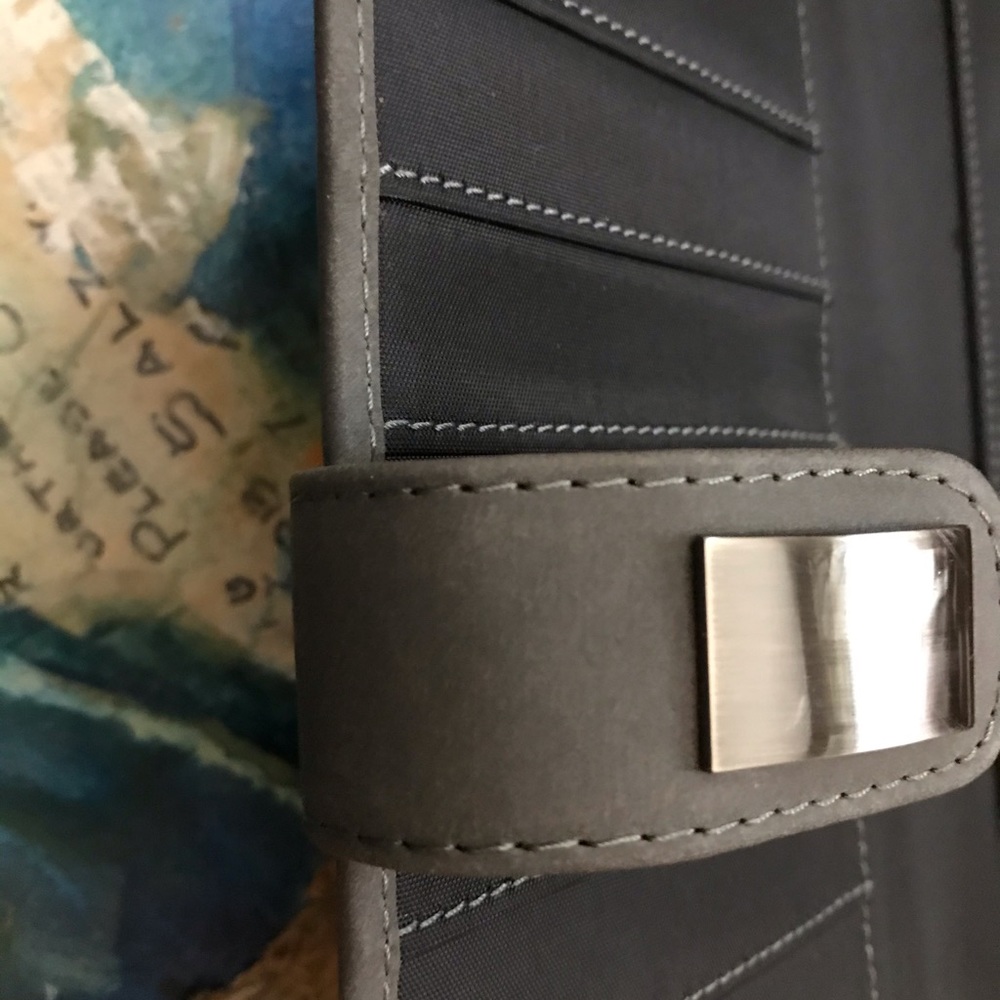 Gray Wallet - Picture 5 of 7